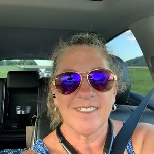 Meet your Posher, Annette